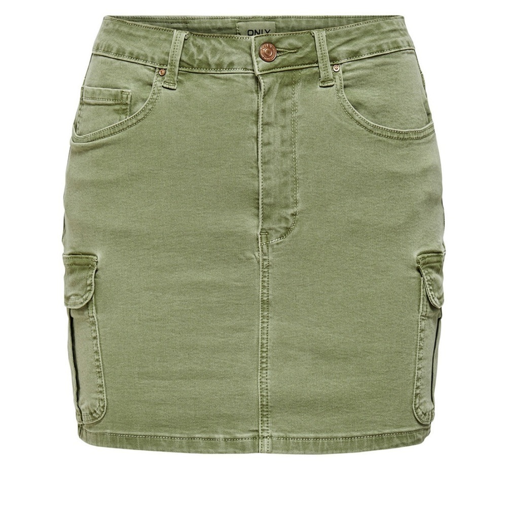 NWT ONLY Missouri regular cargo skirt with side cargo pockets.